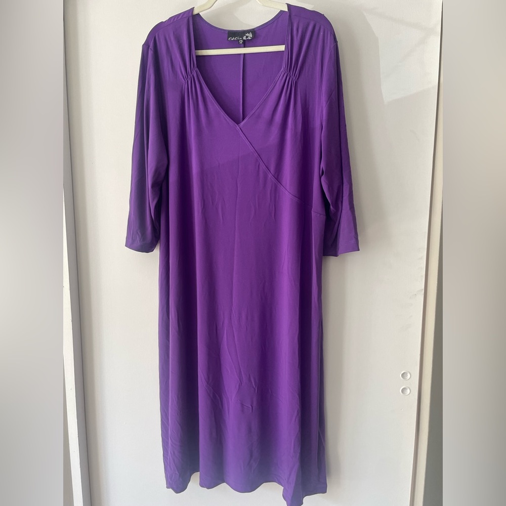 Plus size dress purple. 3/4 length sleeves . MIDI